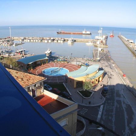 Residence Darsena Cattolica Esterno foto