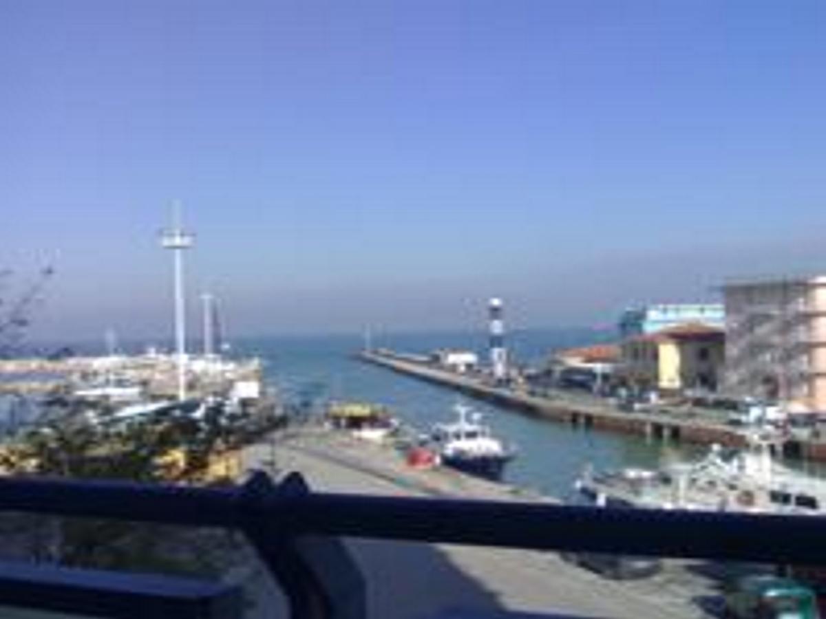 Residence Darsena Cattolica Esterno foto