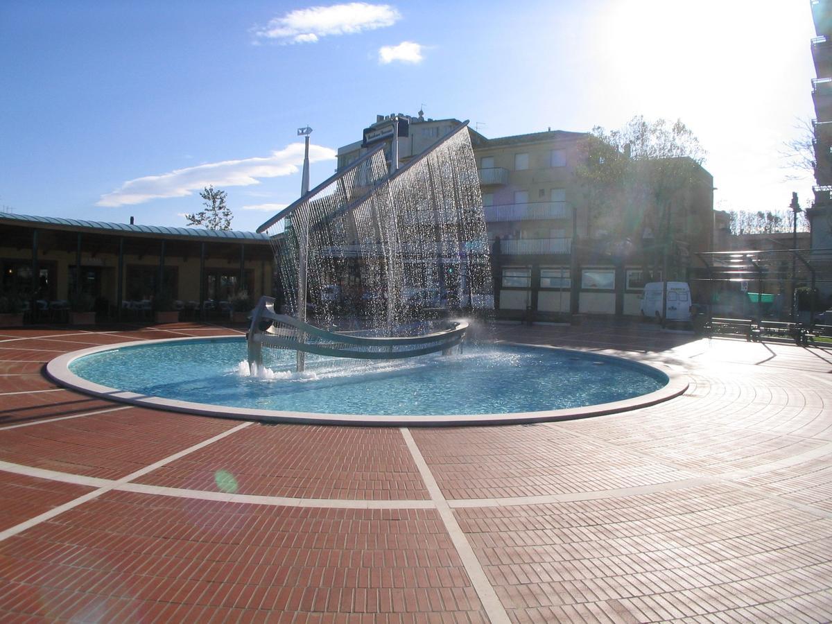 Residence Darsena Cattolica Esterno foto